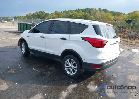 2019 Ford Escape S z USA, uszkodzony, nr VIN 1FMCU0F76KUB94871